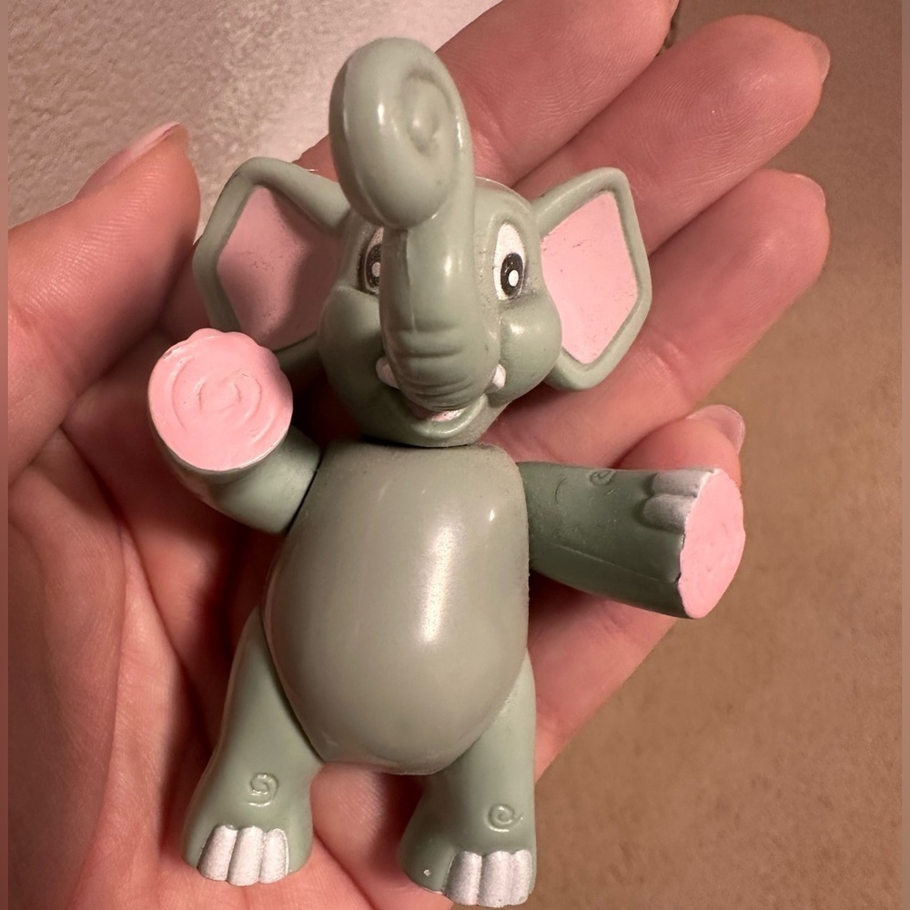 Happy Elephant Toy, Moving limbs, RainForest Cafe animal figure, collectible - Picture 7 of 7